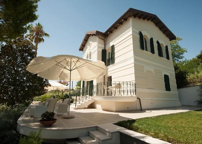 Qui Dove Il Mare Luccica *