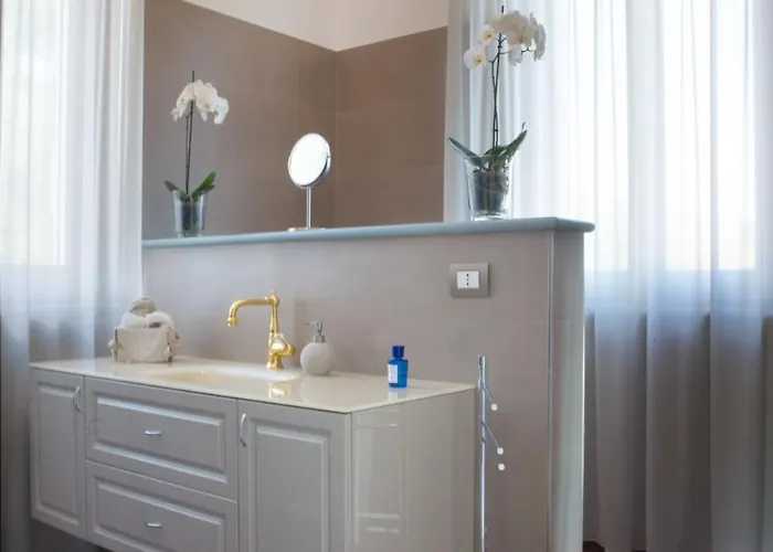 Qui Dove Il Mare Luccica Vasto