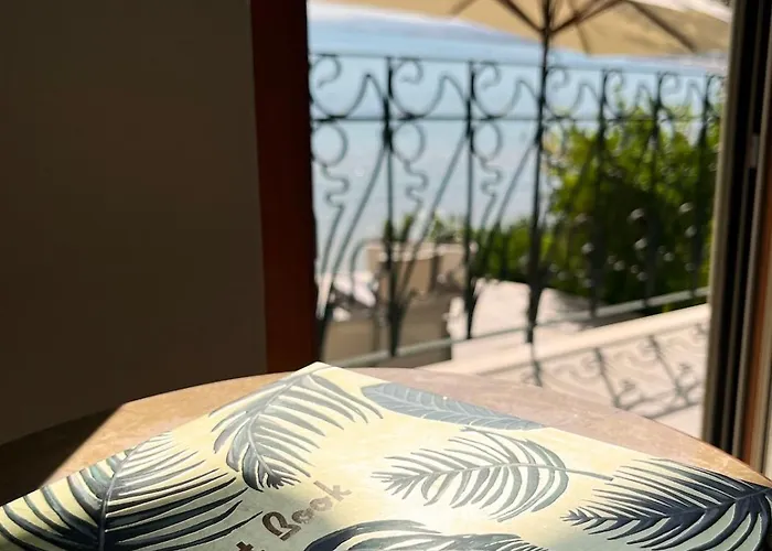 Qui Dove Il Mare Luccica Vasto