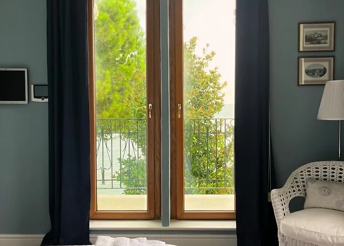 Qui Dove Il Mare Luccica Vasto